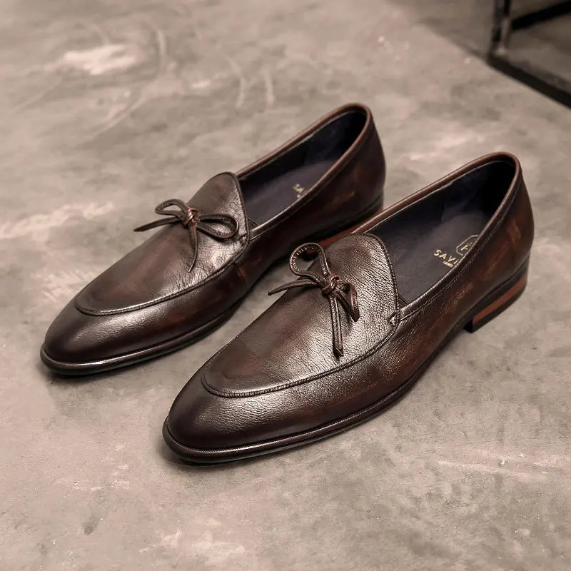 Square-toe bow loafer