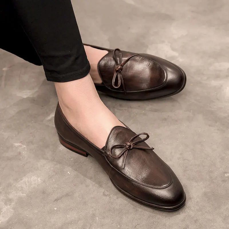 Square-toe bow loafer