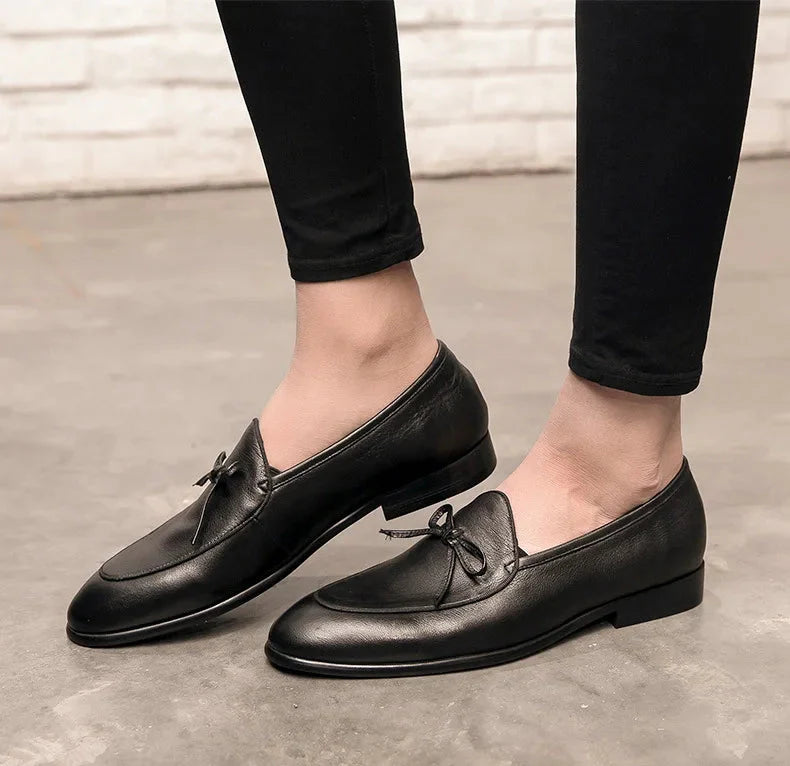 Square-toe bow loafer