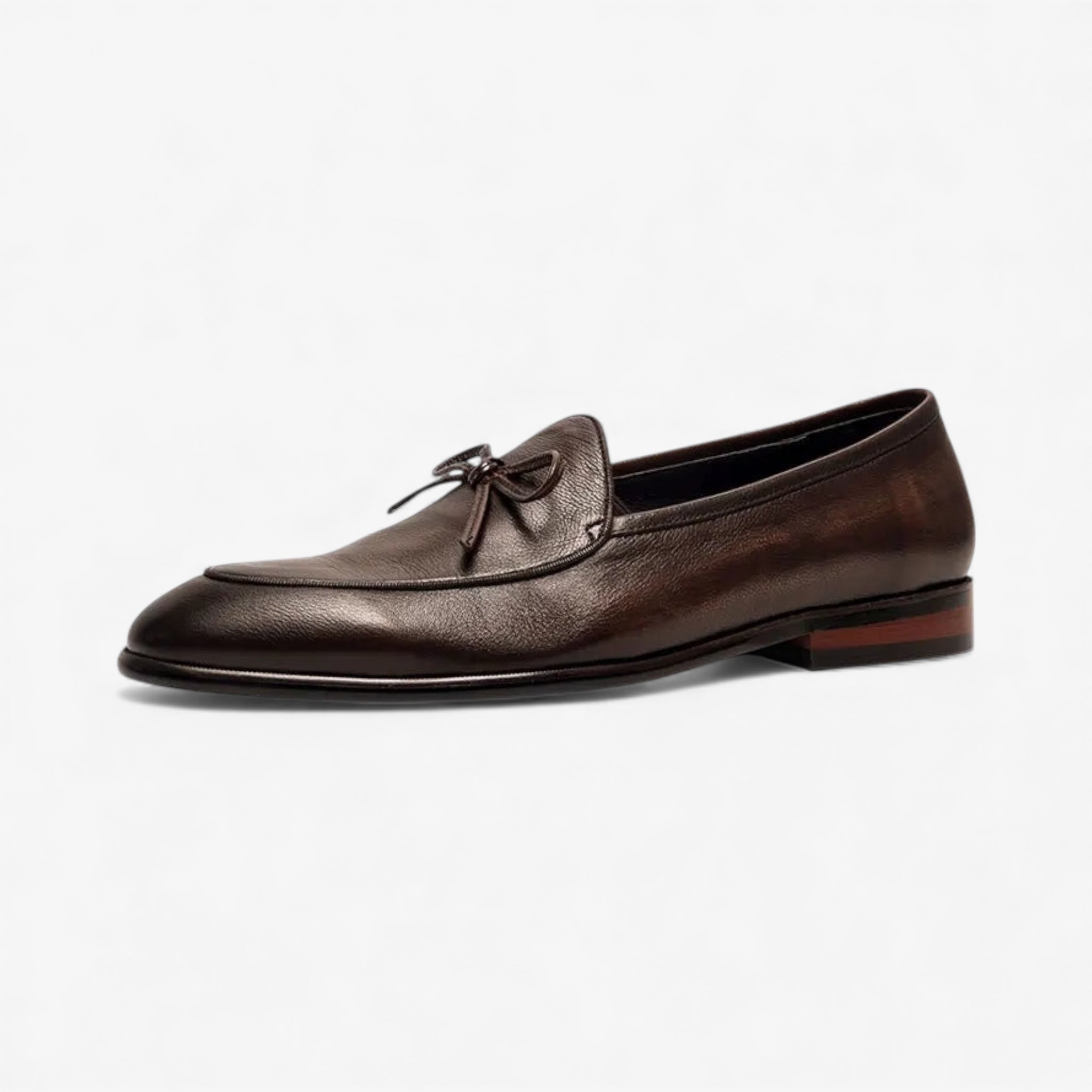 Square-toe bow loafer