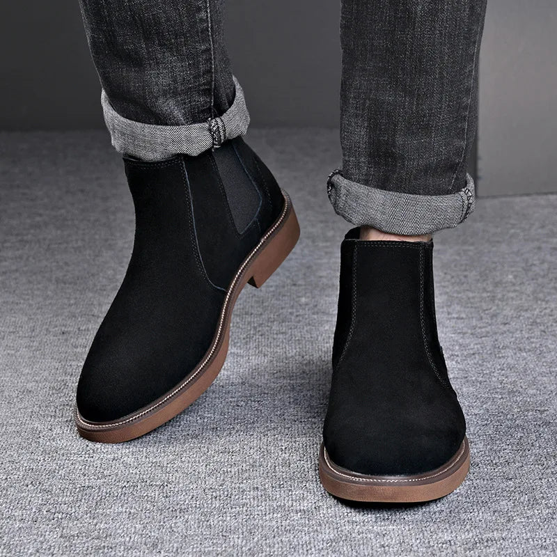 Plush-lined cowhide chelsea boots