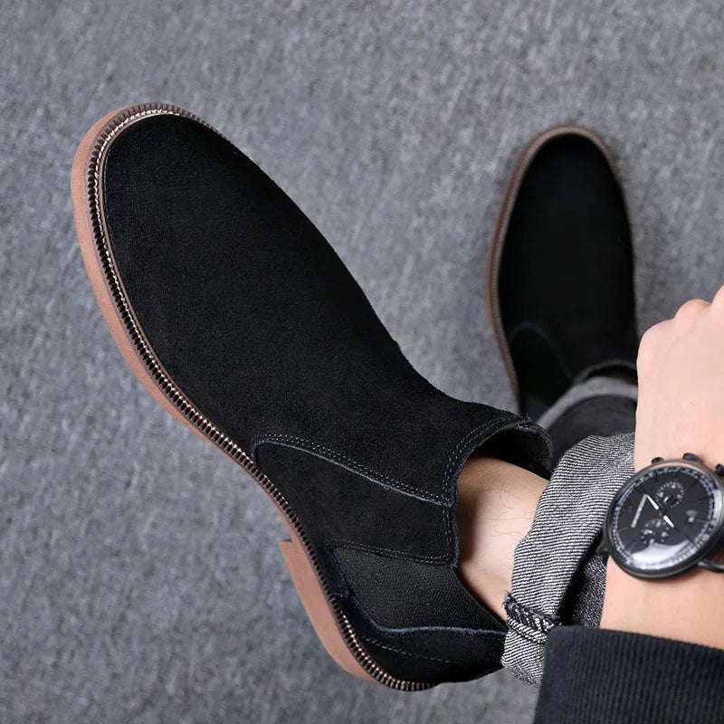 Plush-lined cowhide chelsea boots